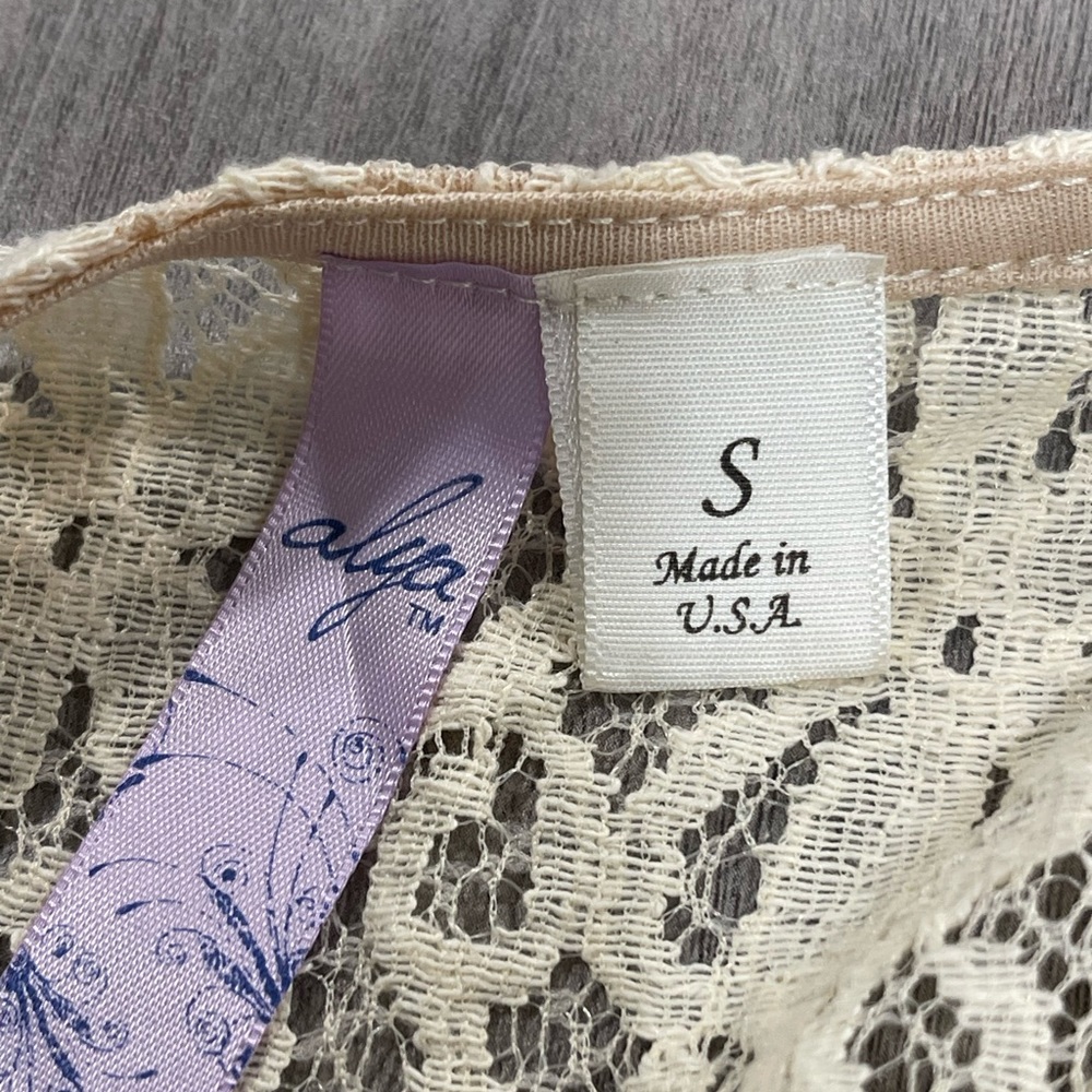 Alya Size Small Floral Vest Lace Southern BV9 - Picture 2 of 3